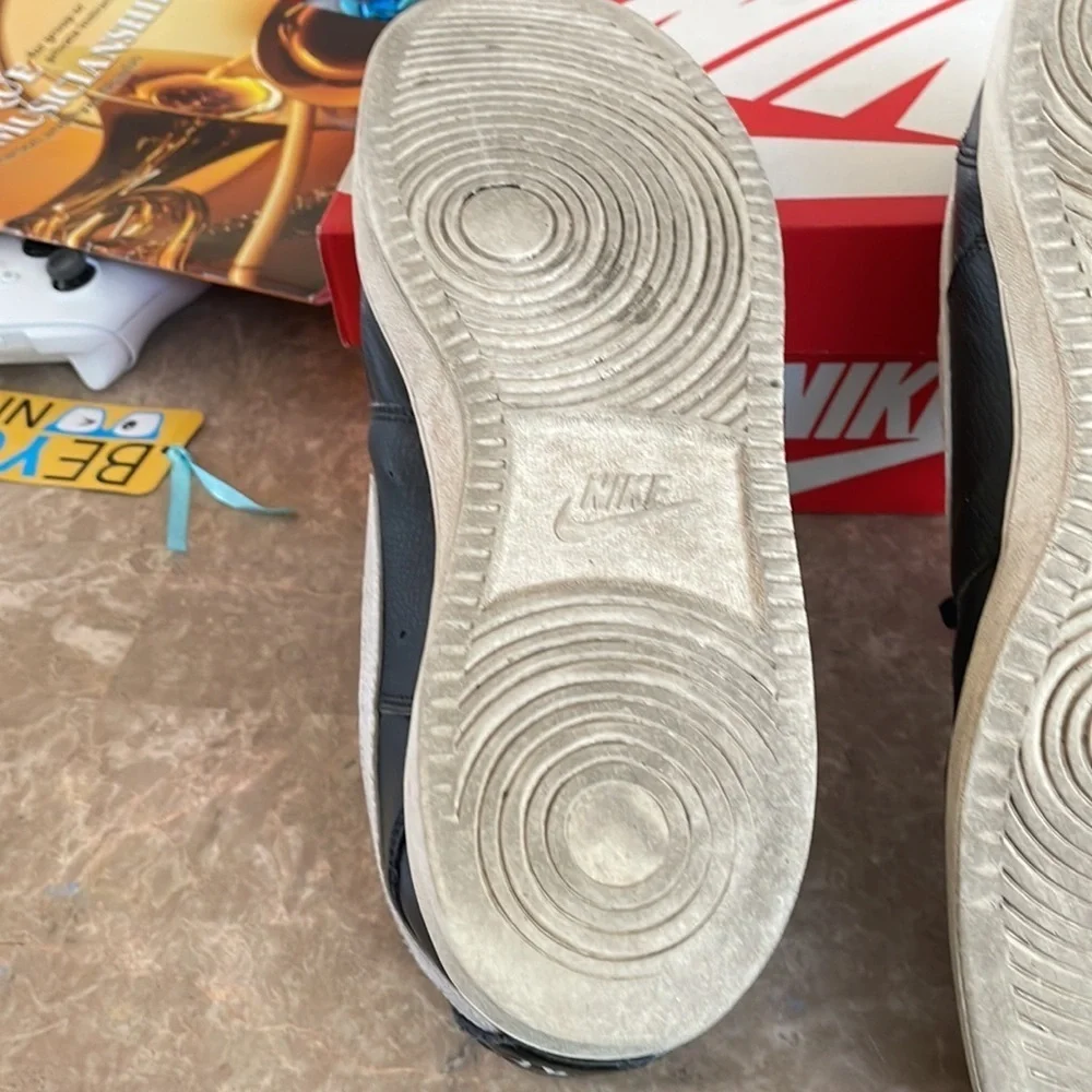 - Men's Nike Court vision shose - Picture 8 of 9